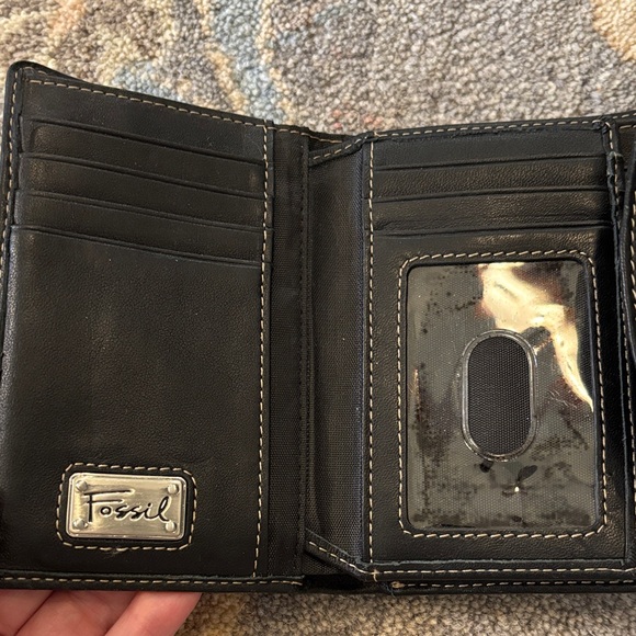 Fossil Black Leather Wallet with Contrast Stitching - Picture 3 of 9
